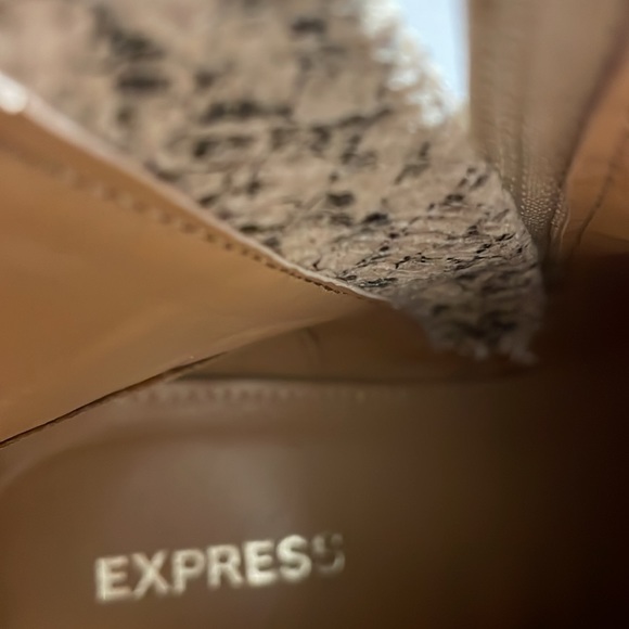 🐍NWT Express Faux Snake Skin Booties. - Picture 7 of 9